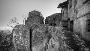 Ferruzzano Antico, il paese scavato nella roccia